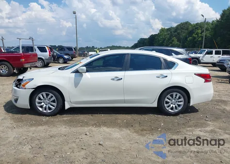 2015 Nissan Altima 2.5 S z USA, uszkodzony, nr VIN 1N4AL3AP7FC267447
